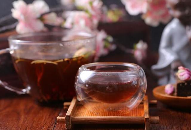 红糖红枣姜茶有6大功效 ，给你好气色好容颜，但也有四大禁忌