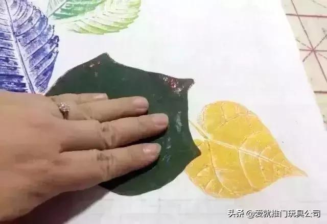 手工DIY“树叶拓印重彩画”，取材简单，效果精彩又酷炫！