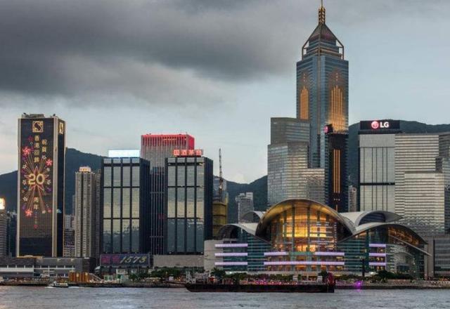 为何香港对大多数国家免签，而大陆游客却要办签证？原因非常简单