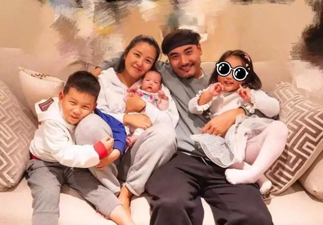 何洁生了3胎经历了2段婚姻，她太会赚钱是不是婚姻一大隐患？