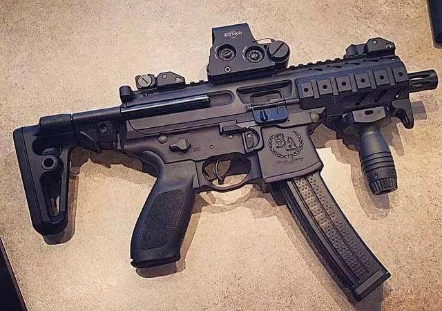 差一点就取代了经典名枪MP5的 SIG MPX冲锋枪