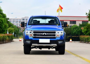 号称“国产猛禽”，车长5.5米，配2.0T+6AT，起售价不足10万