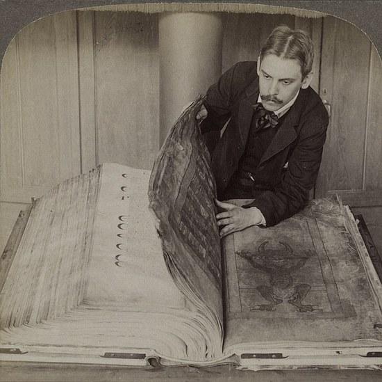 《魔鬼圣经》拉丁文名为：Codex Gigas，魔鬼圣经未解之谜