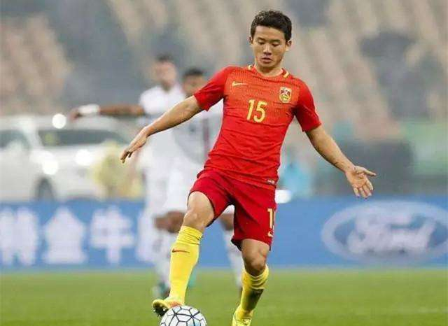 前国足主力后腰在国安沦为替补，主帅宁用吕鹏首发也不让他踢主力