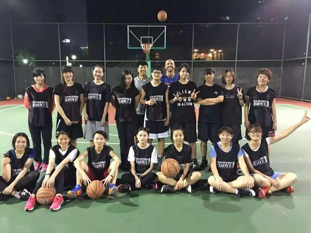 谁说女孩子不能打篮球？| 专访北京Monster女篮创始人之小七