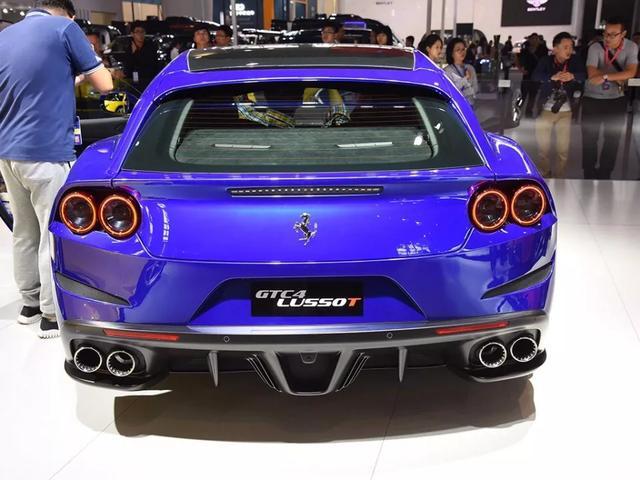 能坐四个人的法拉利，GTC4Lusso！车友：战斗气息一点也不差