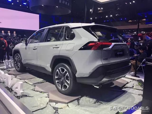 实拍|丰田新一代RAV4荣放，这外观实话说 不怎么心动！