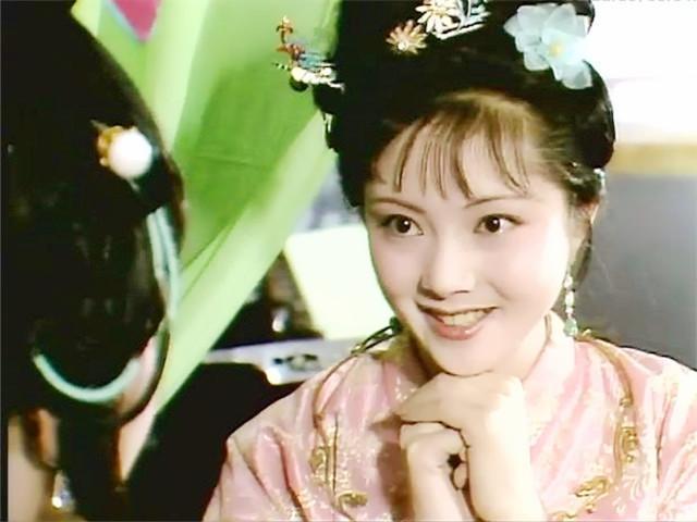 红楼梦：薛宝钗在贾府中真的受人喜爱？真实地位尴尬至极