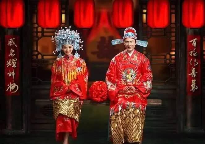 五套中国传统婚服欣赏，新人们穿上后真是好看！