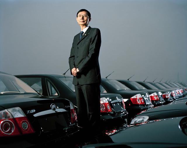 身价110亿，开8万的车上下班，他预测8年后汽车卖20元一斤