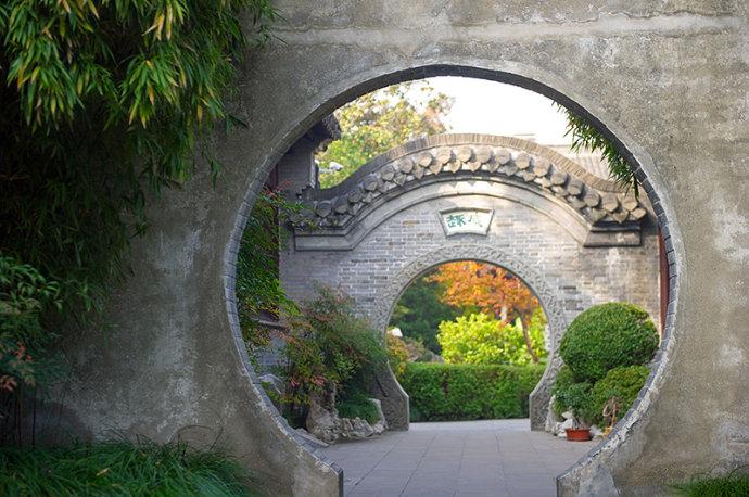 隐藏在<a href='http://travel.sina.com.cn/taizhou_taixingrenmingongyuan-lvyou/?from=b-keyword' ><em><em>泰州</em></em></a>繁华闹市的私宅大院,连梅兰芳都曾来住过!