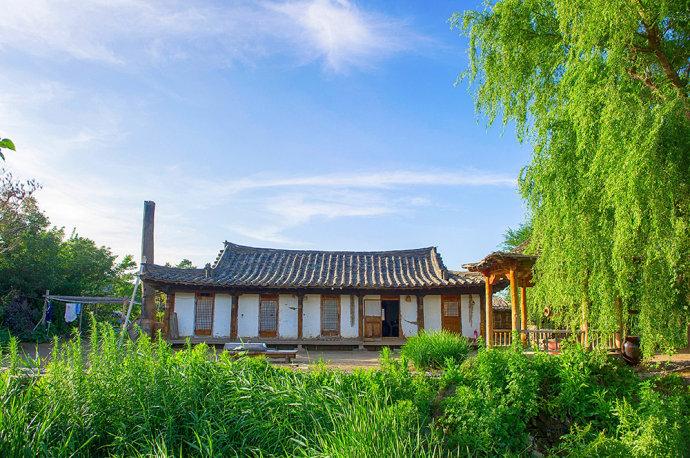 走进<a href='http://travel.sina.com.cn/tumen-lvyou/?from=b-keyword' >图们</a>百年部落,感受别具特色的朝族民俗风情
