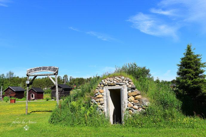 有一处藏匿黄色精灵的童话世界,在北极圈以内的<a href='http://travel.sina.com.cn/fenlan-lvyou/?from=b-keyword' >芬兰</a>,终于被我找到了!
