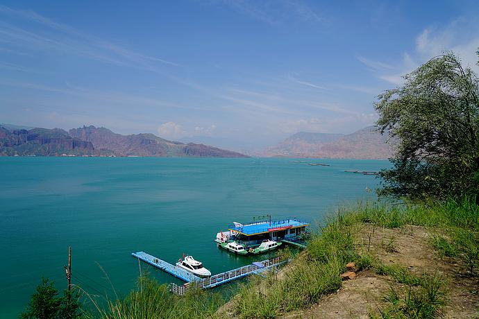 在<a href='http://travel.sina.com.cn/qinghai-lvyou/?from=b-keyword' >青海</a>,浊浪滔天的黄河也可以如此清澈美丽