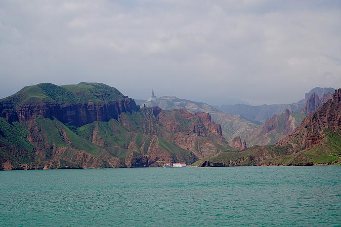 在<a href='http://travel.sina.com.cn/qinghai-lvyou/?from=b-keyword' >青海</a>,浊浪滔天的黄河也可以如此清澈美丽