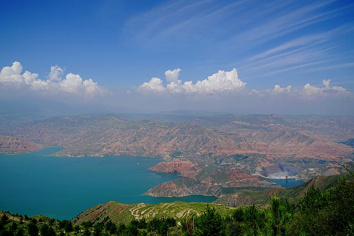 在<a href='http://travel.sina.com.cn/qinghai-lvyou/?from=b-keyword' >青海</a>,浊浪滔天的黄河也可以如此清澈美丽