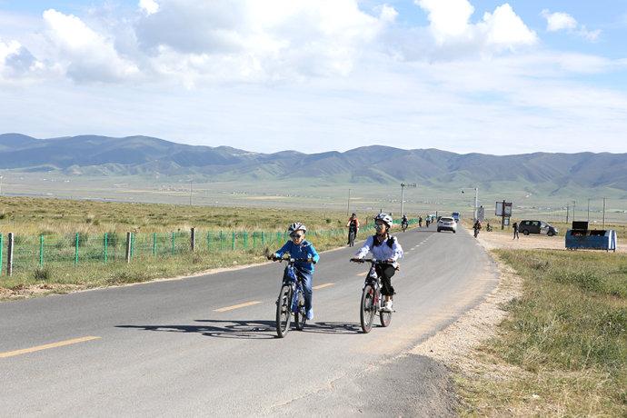【<a href='http://travel.sina.com.cn/qinghai-lvyou/?from=b-keyword' >青海</a>】大美<a href='http://travel.sina.com.cn/qinghai-lvyou/?from=b-keyword' >青海</a>湖,青藏高原上的西海情歌