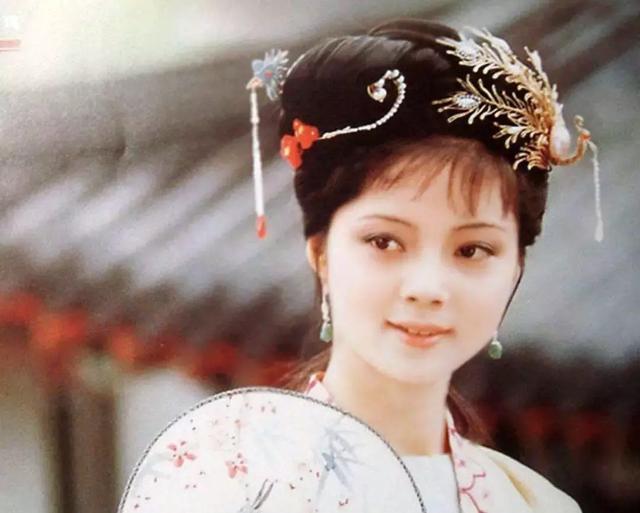 中国古代的人脸审美，是更喜欢小眼塌鼻大饼脸？？