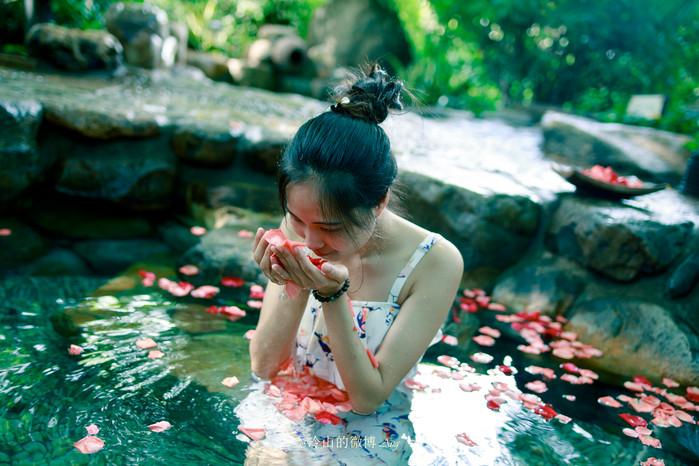 花瓣泉任你闻尽百花之香,醉然入浴