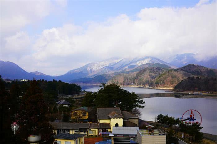 北海道最神奇的湖，不仅能拍摄富士山，而且能赏樱花