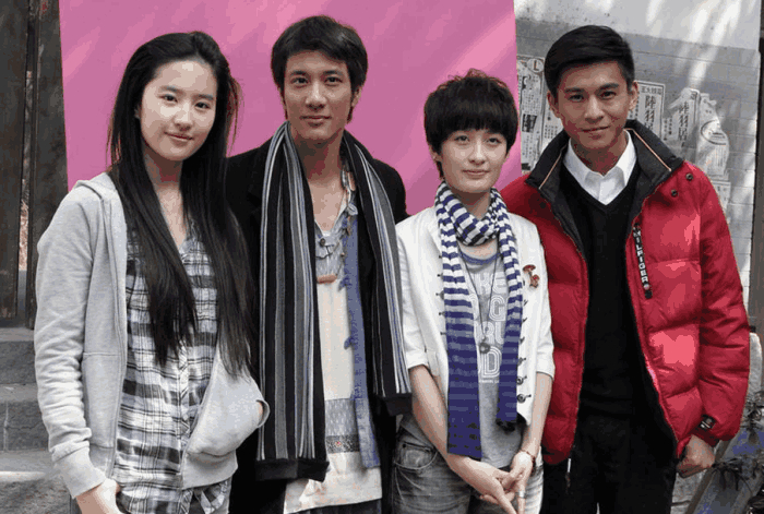 曾轶可怎么消失了? 她和刘亦菲之间发生了什么?