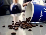 瑞幸“碰瓷”星巴克？