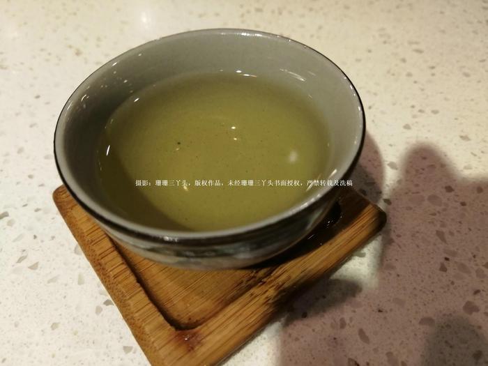 广东人“喝早茶”：一盅两件的“茶”与“点心”，到底谁更重要？