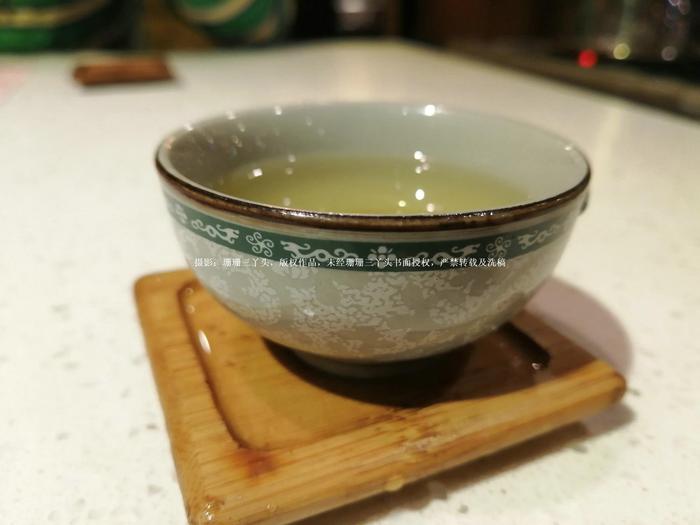 广东人“喝早茶”：一盅两件的“茶”与“点心”，到底谁更重要？