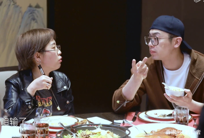 朱亚文拍戏曾4天4夜没睡,太累躺着化妆,白宇太火一天跑3场活动