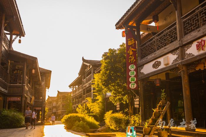因为这里,<a href='http://travel.sina.com.cn/chongqingshi-lvyou/?from=b-keyword' >重庆</a>从火炉变避暑胜地