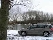 标致407实用又靠谱，开起来很得劲，可以买一台