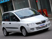 众泰M300成熟稳重很有安全感，方向盘很轻，全身比例很协调！