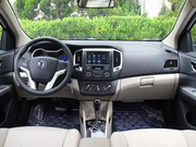 紧凑型东风风神车主价5.11万！车价堪比小型车！你会要吗？