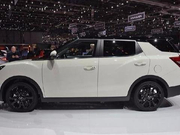 外观做的也很漂亮，是那种直逼奔驰的设计，重点它价格只13万起步