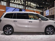 标配液晶仪表+中控屏，这MPV已降至19万内，全进口却卖不动