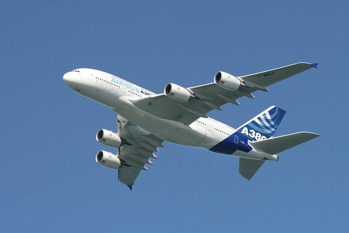 世界最霸气的客机: 航程是波音747的2倍, 空姐是波音747的6倍!