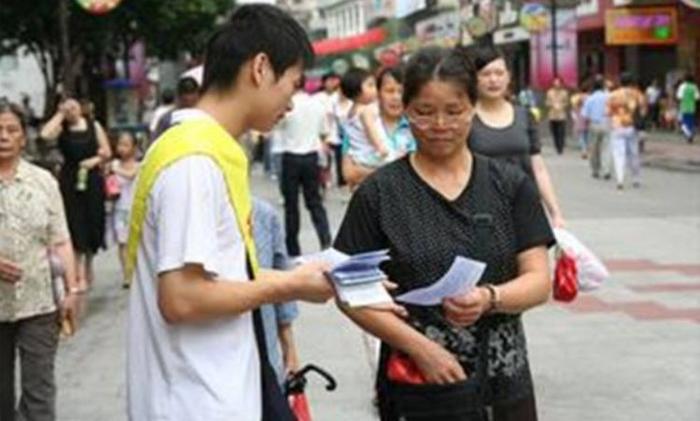 发传单时把传单扔掉不是更轻松，坚持全部发完的原因，其实很简单