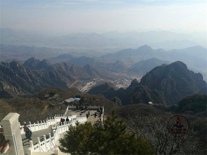 河北红色旅游景点，风景独特的狼牙山，还有壮观的玻璃栈道