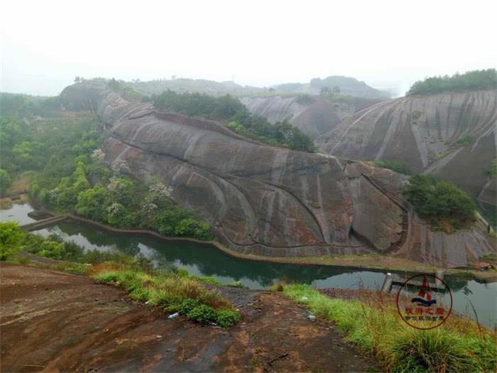 中国最大的洞中石窟，江西南岩寺，藏有世界最大的卧佛