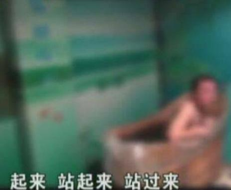 浴场半套和全套的木桶浴，还有专门的遥控器辅助丨浴场半套和全套区别