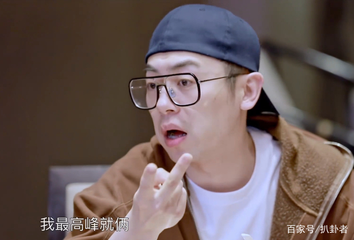 朱亚文拍戏曾4天4夜没睡,太累躺着化妆,白宇太火一天跑3场活动