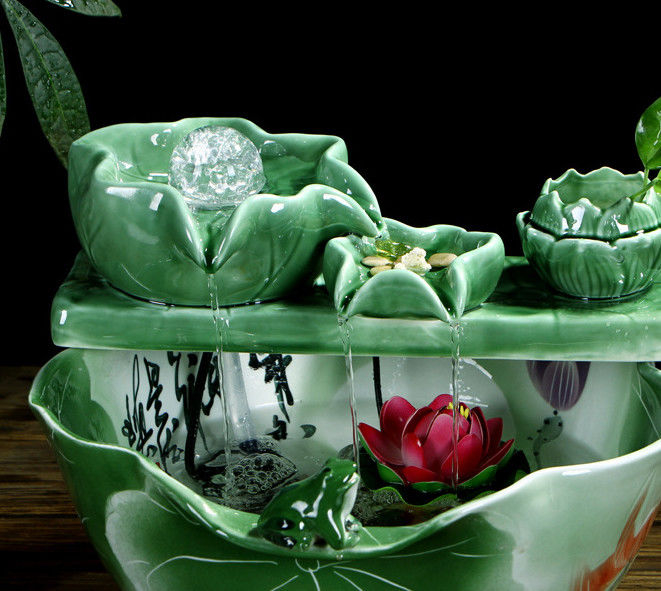 越来越多的有钱人家择创意流水摆件，寓意财源茂盛，来年大展宏图