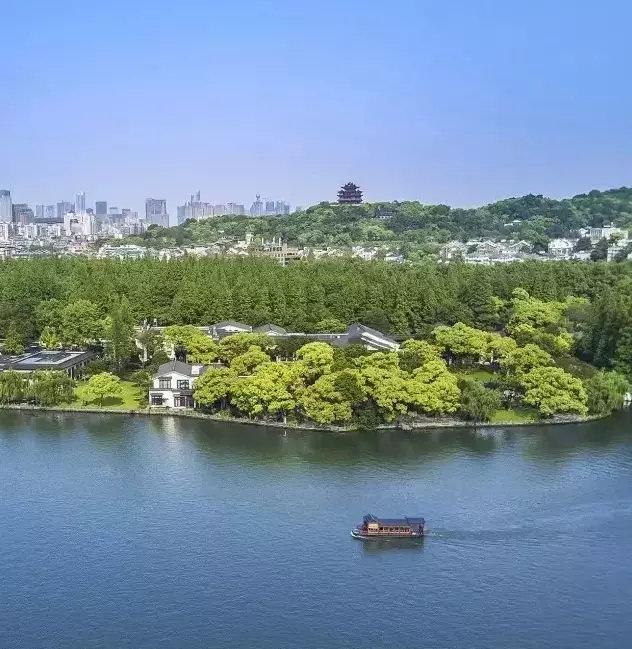 游西湖不如睡进西湖里 这家杭州的园林酒店独享西湖400米一线湖景