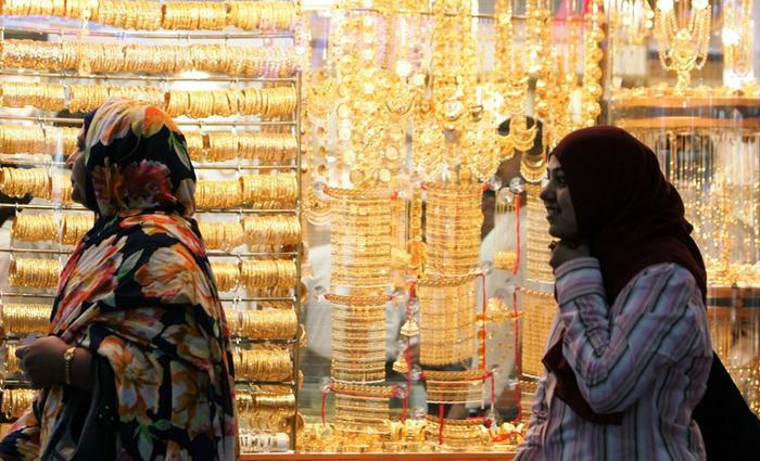 为什么说迪拜有钱,看看迪拜黄金市场就知道了,不仅纯还便宜!
