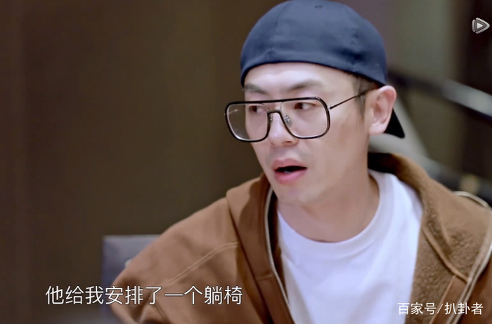 朱亚文拍戏曾4天4夜没睡,太累躺着化妆,白宇太火一天跑3场活动