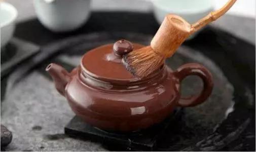 紫砂壶开壶方法，脸上蹭还是豆腐甘蔗煮？这样开壶养壶才是正道！