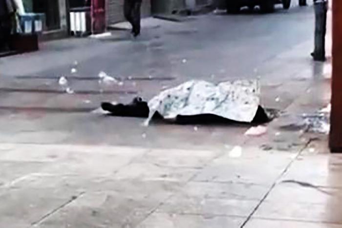一女子在步行街意外身亡，疑被冰锥砸中，网友：珍惜每一天！