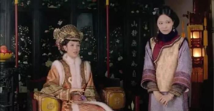 甄嬛传：华妃和皇后坐轿子，一个坐姿，就看出谁才是正宫！