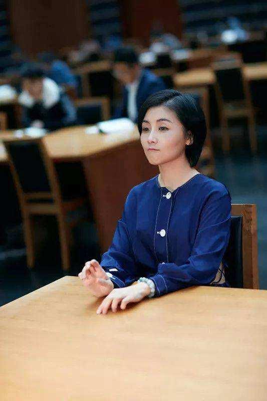清华大学最年轻的女教授，年过40依然年轻貌美，却至今单身未婚