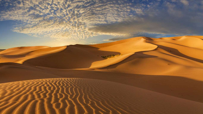 我国最大沙漠：塔克拉玛干沙漠，如果出现暴雨，它能变...